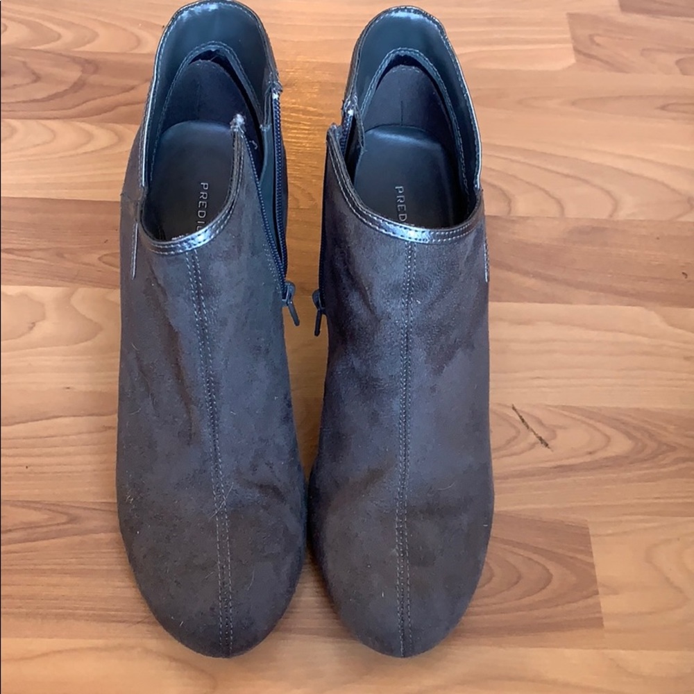 Simple Grey Bootie - Picture 2 of 8